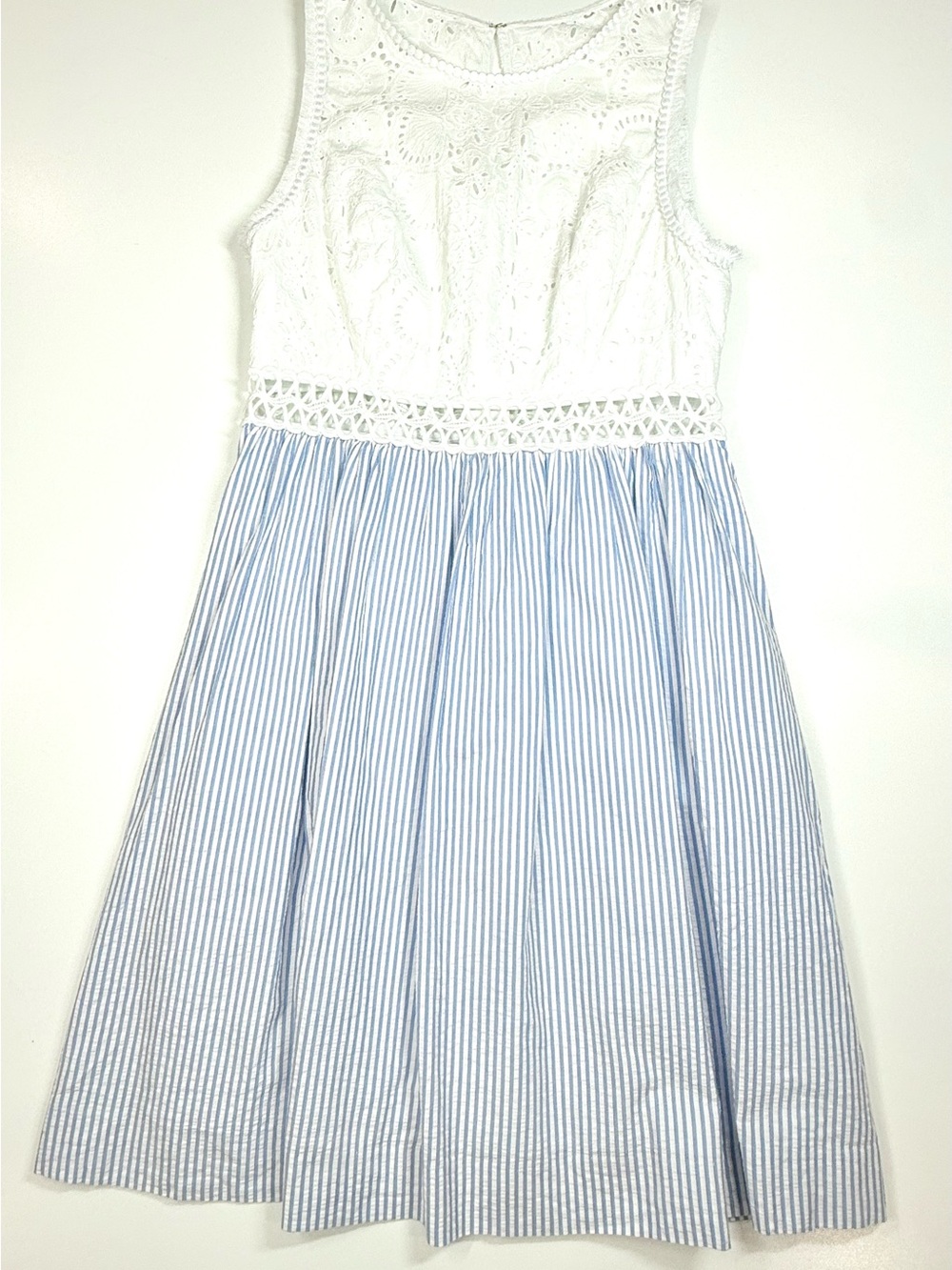 Lilly Pulitzer Seersucker Stripe Eyelet Fit & Flare Dress Size 2 - Picture 3 of 16
